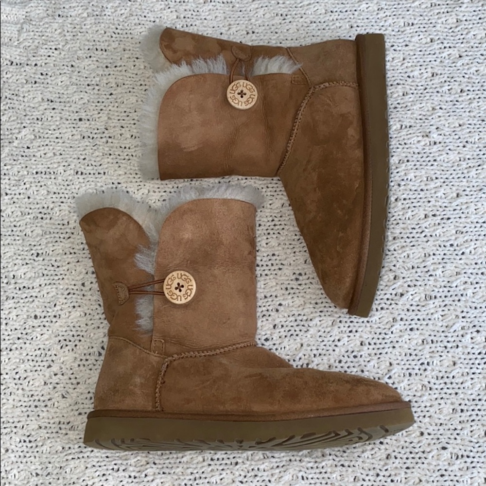Uggs Chesnut Bailey Button
